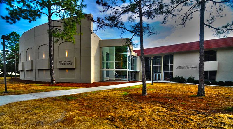 Jerry and Kay Jennett Lecture Hall - Valdosta State University